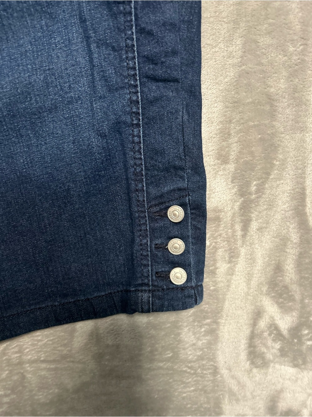Gloria Vanderbilt Mila Belted Skimmer Capri Jeans Women’s 18 Dark Wash - Picture 8 of 11